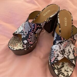 Guess Women's Snakeskin Platform Sandals pink black and white! Very comfy!